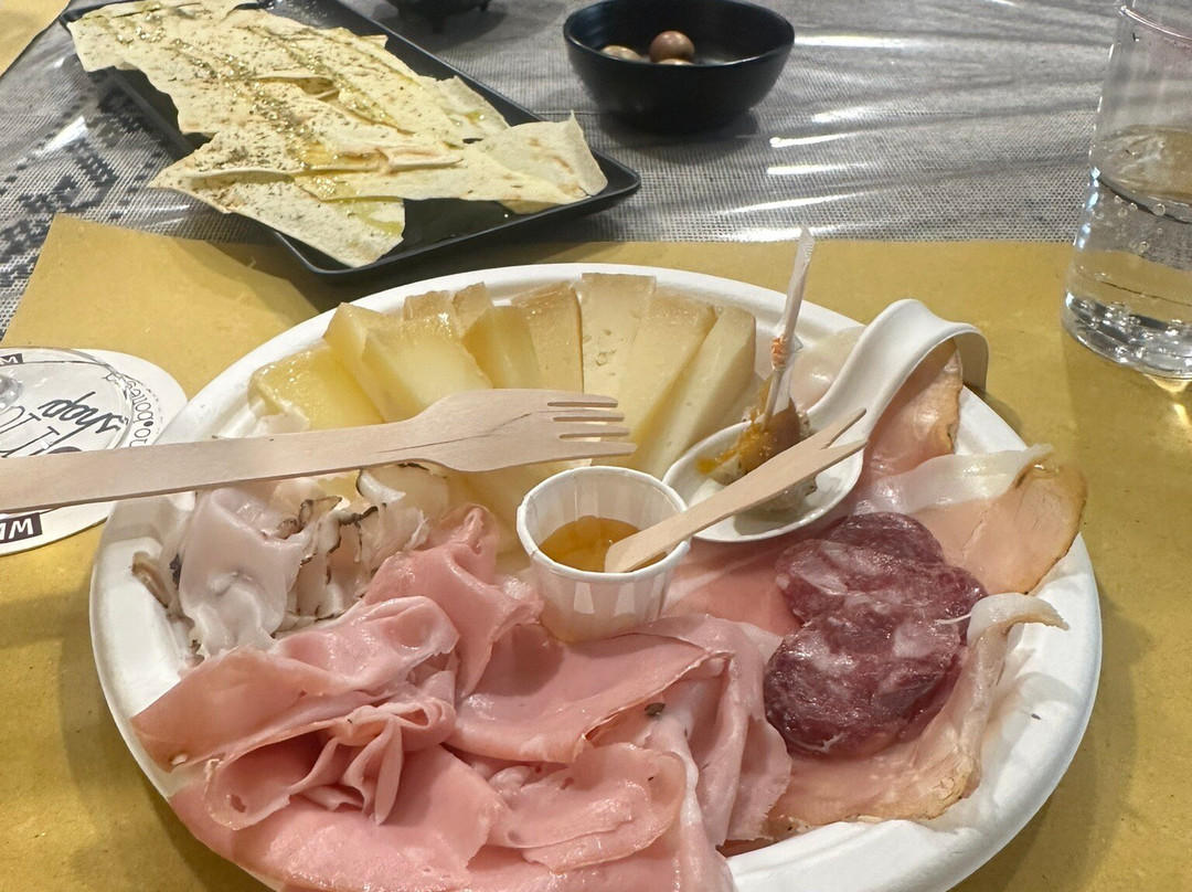 Enoteca & Bottega Binushop-Su Planu必去景点