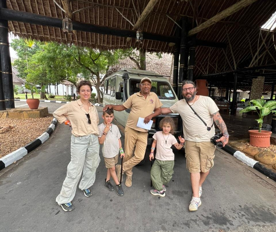 Gichmak Safari Kenya-Galu Beach必去景点