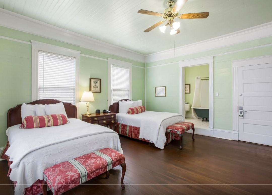 Coombs Inn & Suites主图