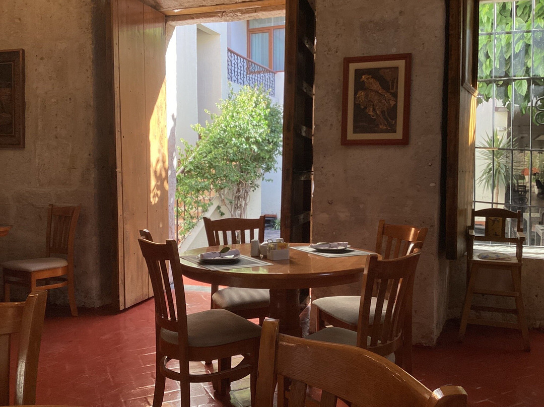 Los Tambos - Colonial主图