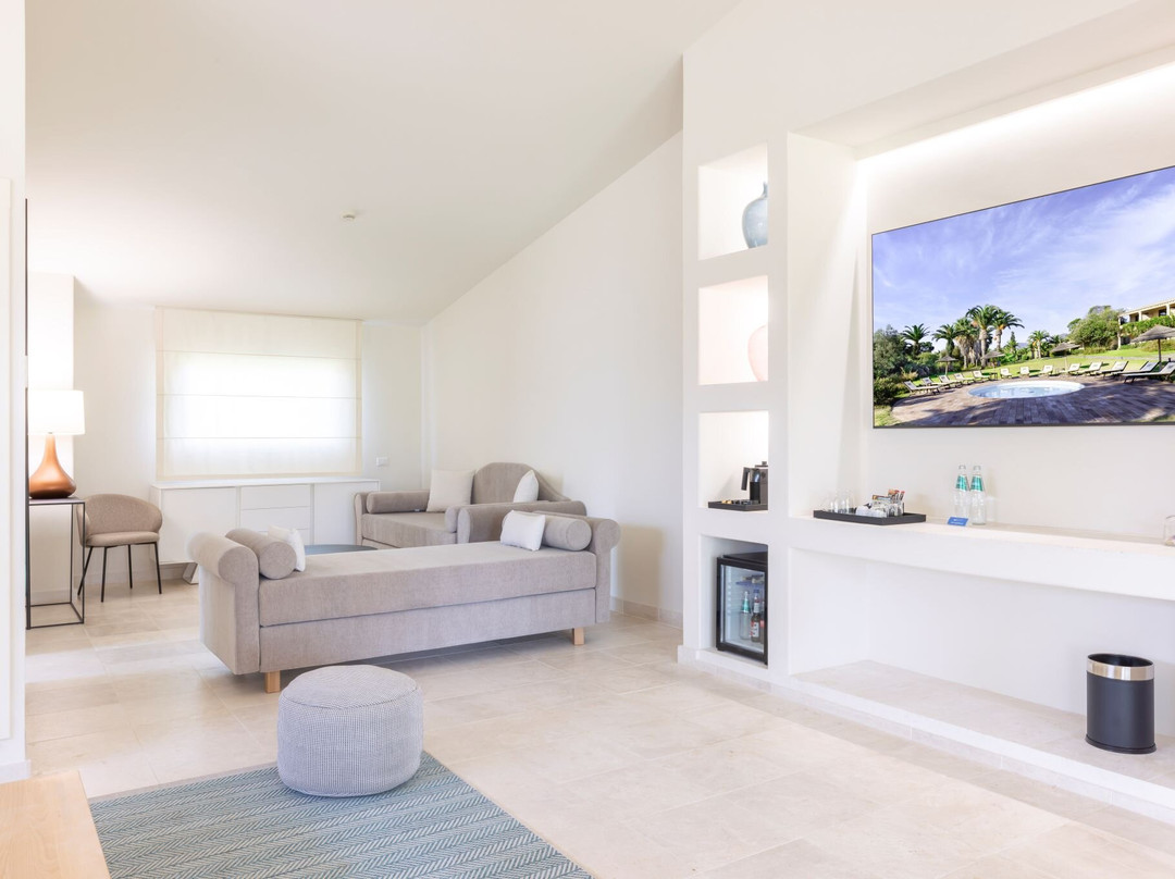 迪菲奥里海岸酒店主图