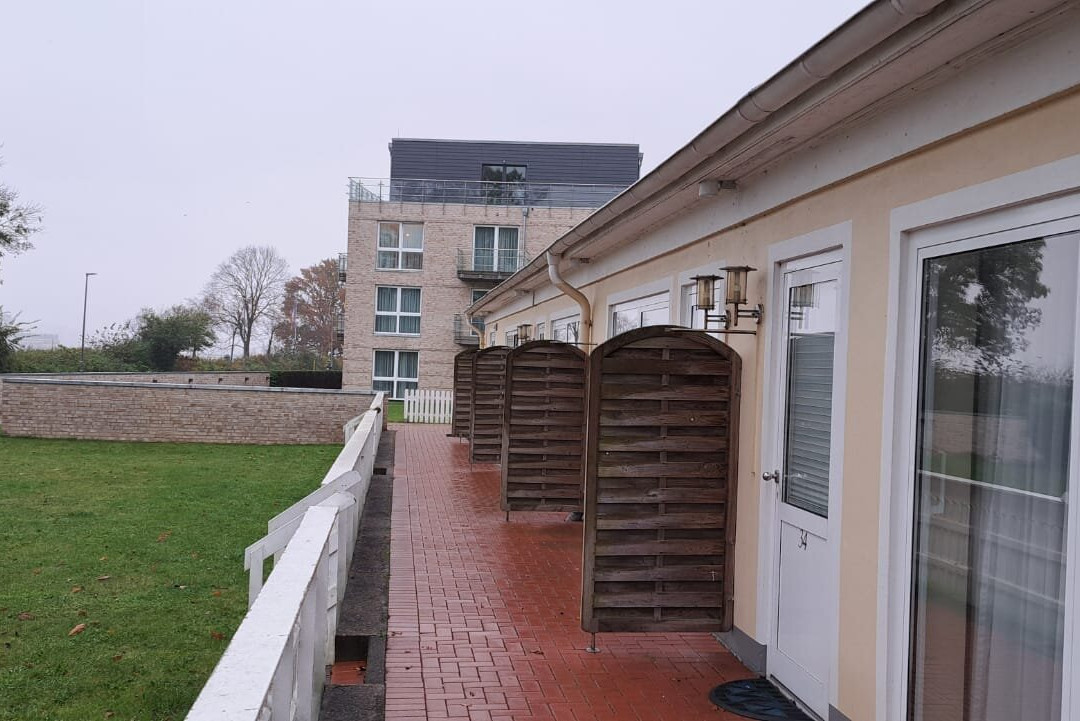 BeachSide Hotel主图