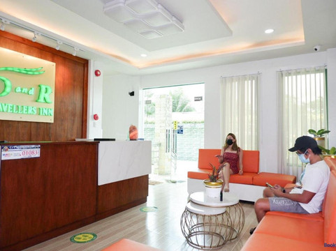 D and R Travellers Inn