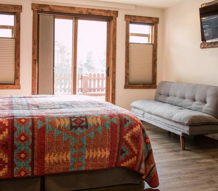 Empire酒店住宿-Clear Creek Inn