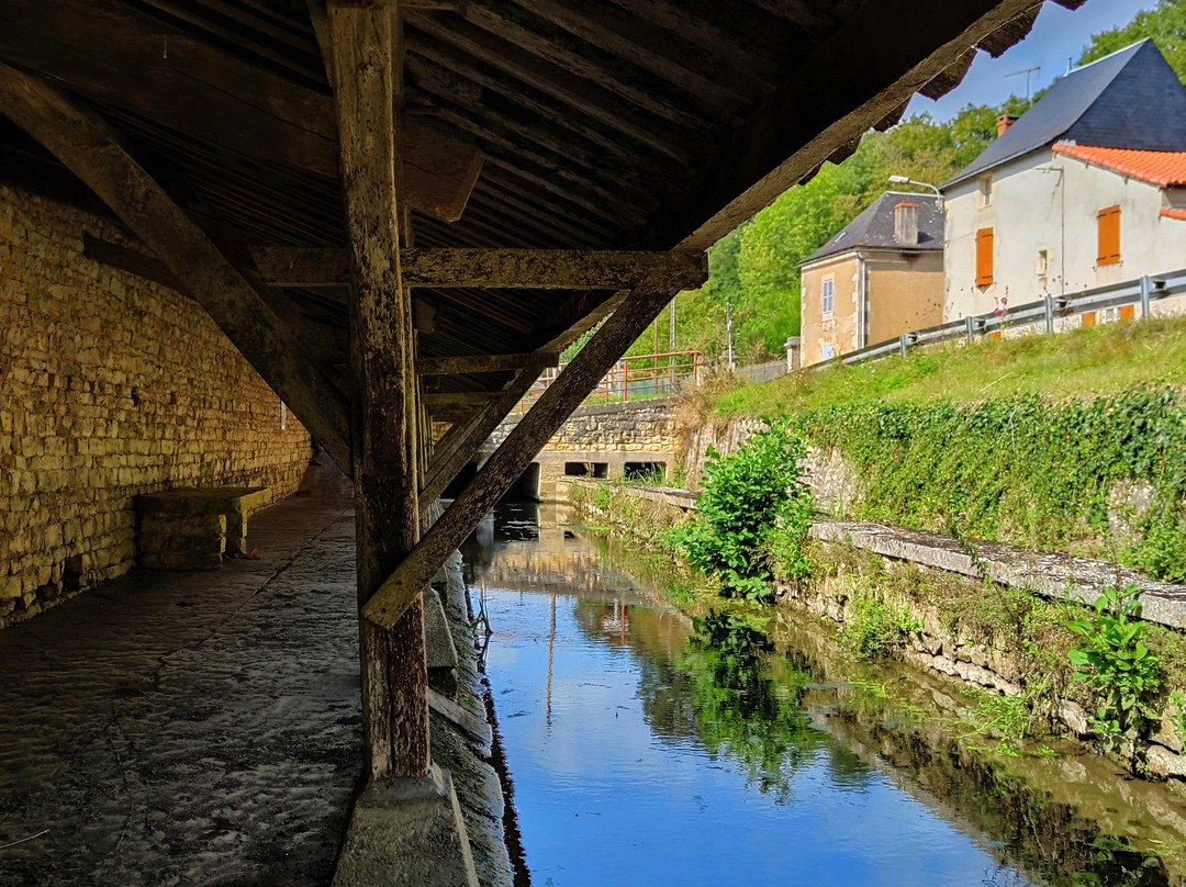 Lavoir De Charroux景点图片