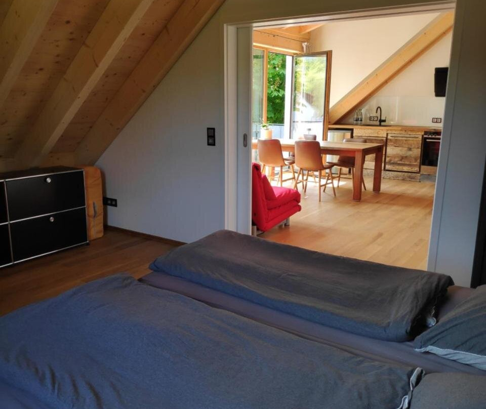 Ferienwohnungen Und Zimmer in Reutlingen-Gönningen