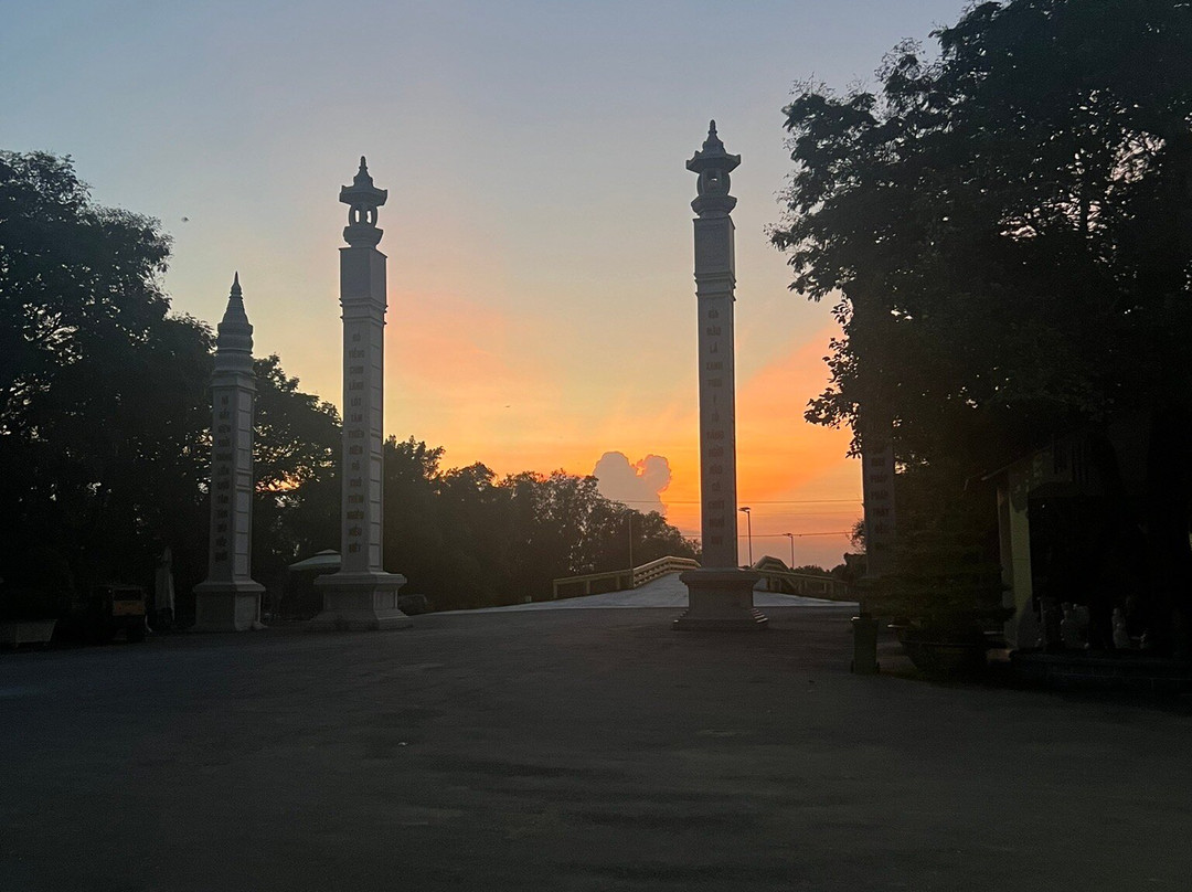 Thien Vien Truc Lam Chanh Giac-Thạnh Tan必去景点