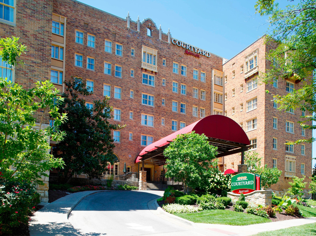 Courtyard Kansas City Country Club Plaza主图