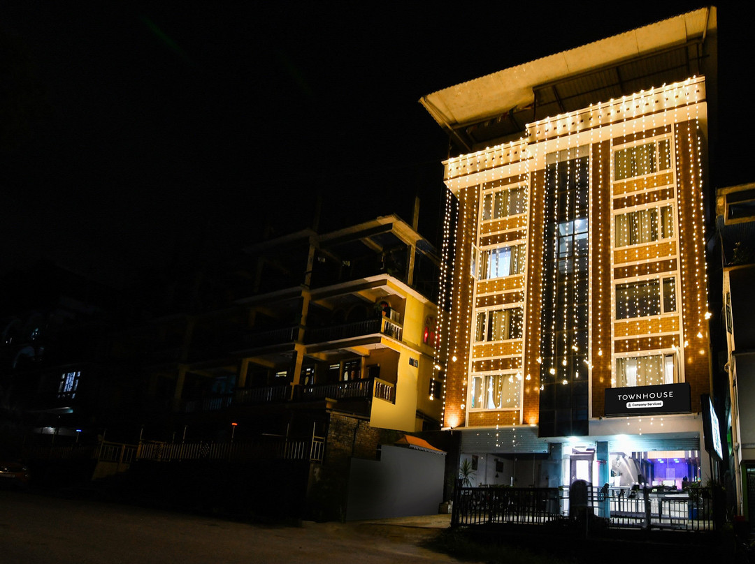 Super Townhouse Oak Saramsa Garden