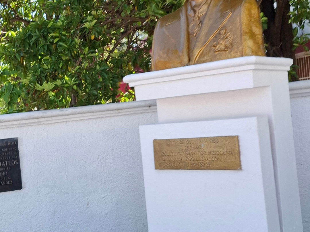 Andres Quintana Roo Statue景点图片