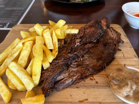 Lakes City Smokehouse & Grill