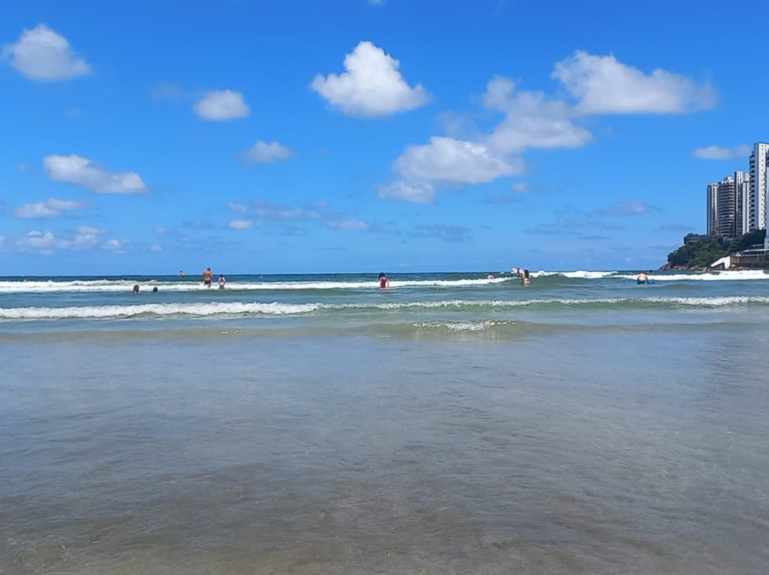 Praia das Astúrias-瓜鲁雅必去景点