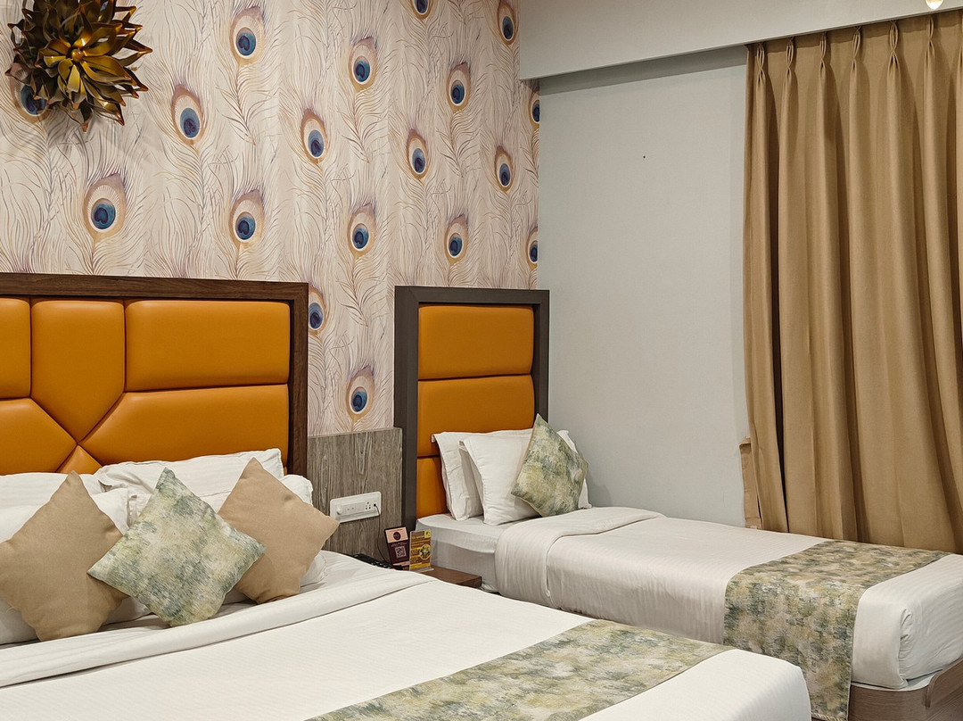 Hotel The Grand Ladhukara主图