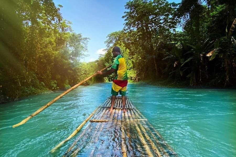 Budget Tours Jamaica - Experience Jamaica's best at budget-friendly prices.