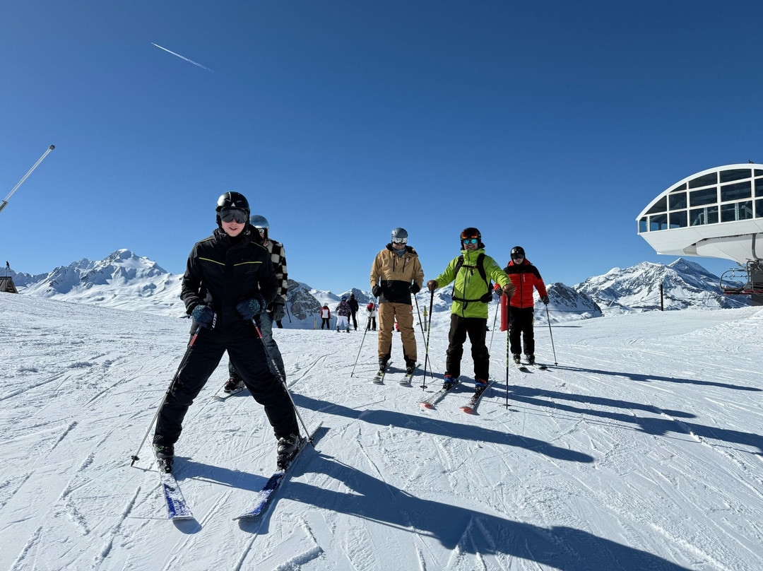 Progression Ski & Snowboard School-伊泽尔谷必去景点