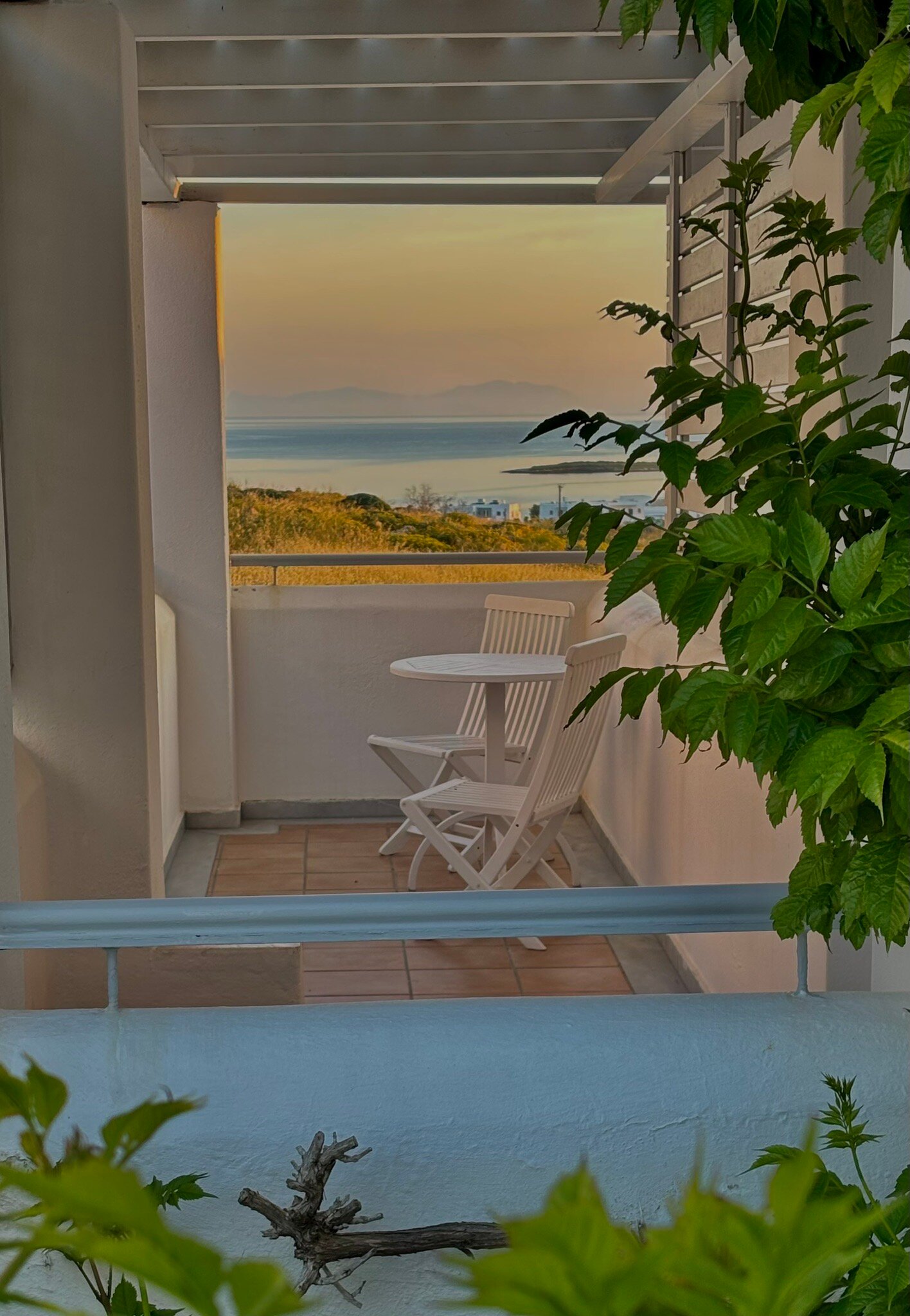 Mr & Mrs White Paros-官方