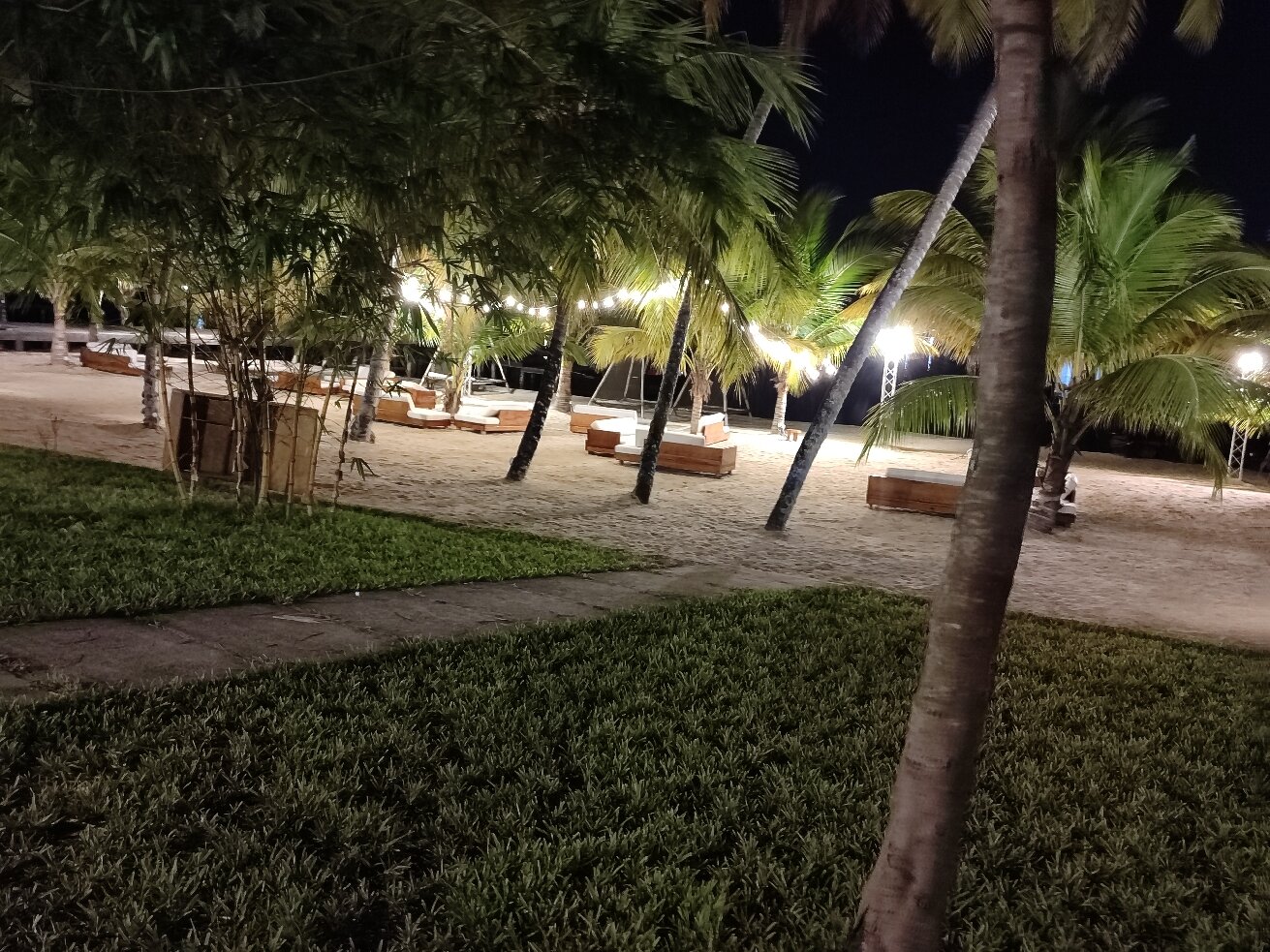 Boulay Beach Resort-官方