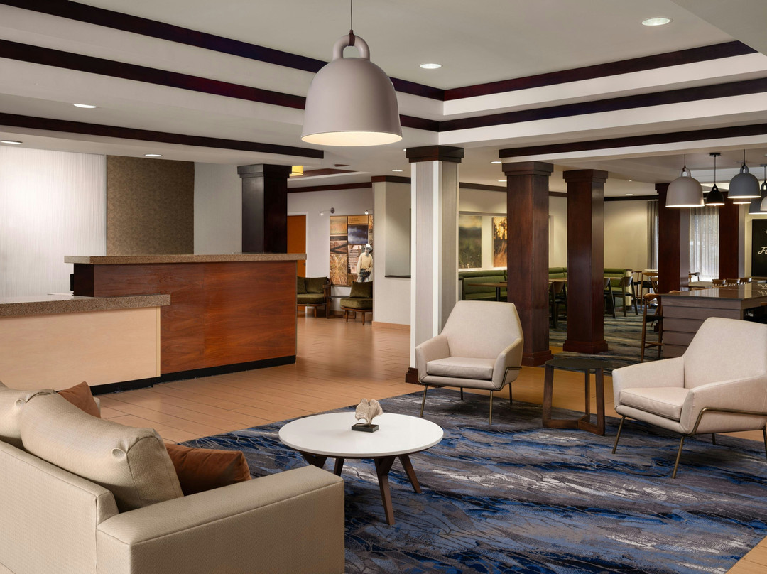 Abac酒店住宿-蒂夫顿费尔菲尔德客栈及套房酒店