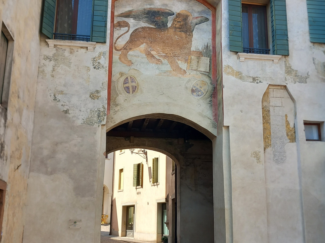 Porta Monticano-科内利亚诺必去景点