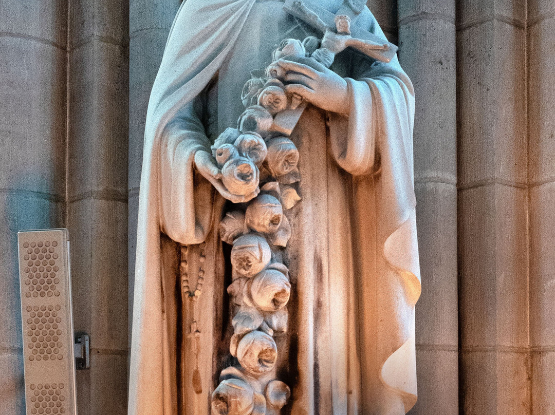 Eglise Notre-Dame-埃佩尔内必去景点