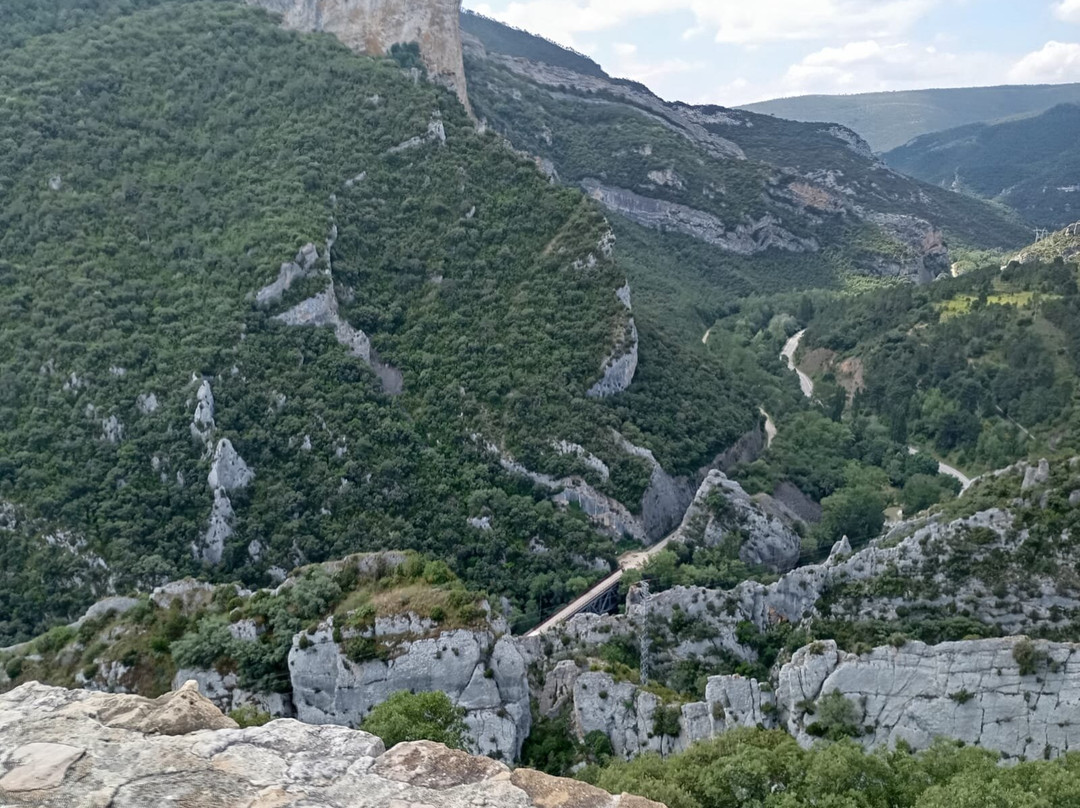 Castle Tedeja-Trespaderne必去景点