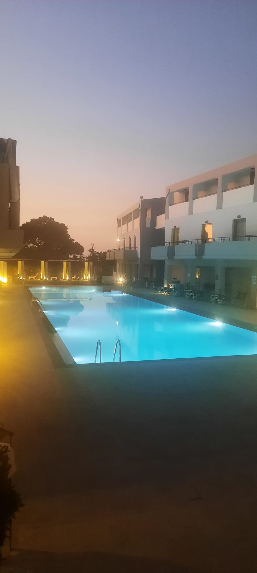 Sunrise Village Hotel-官方