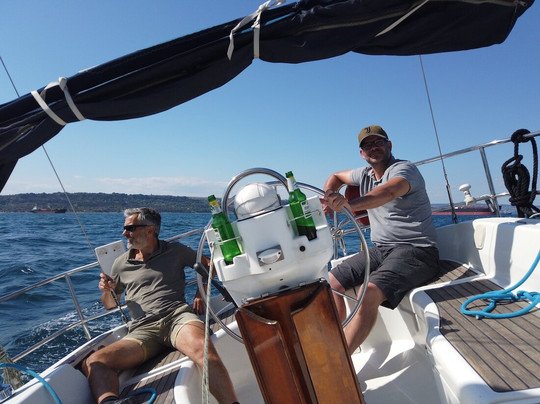 Good Captain-瓦尔纳必去景点