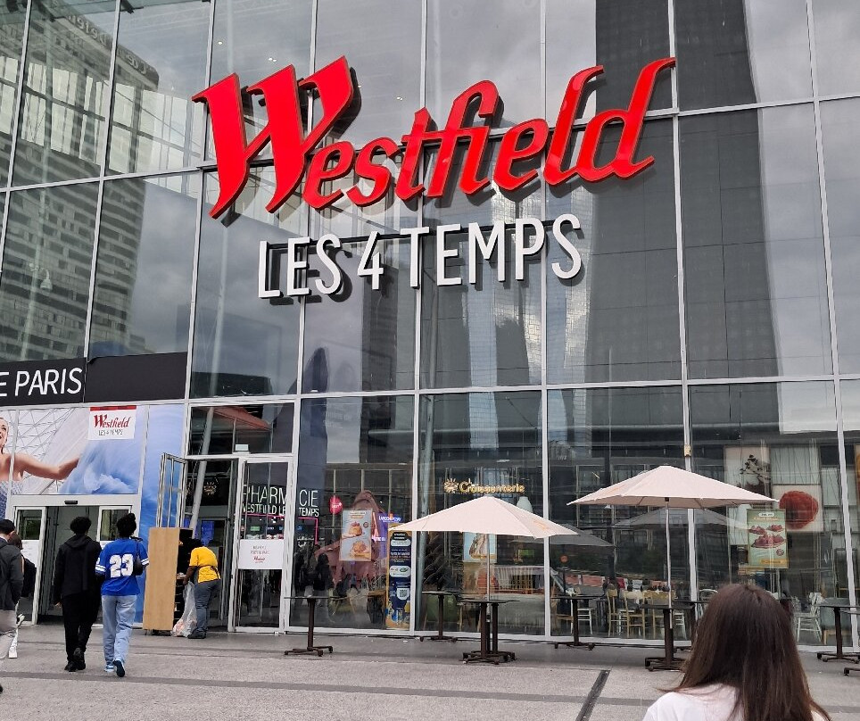 雷吉斯酒店主图