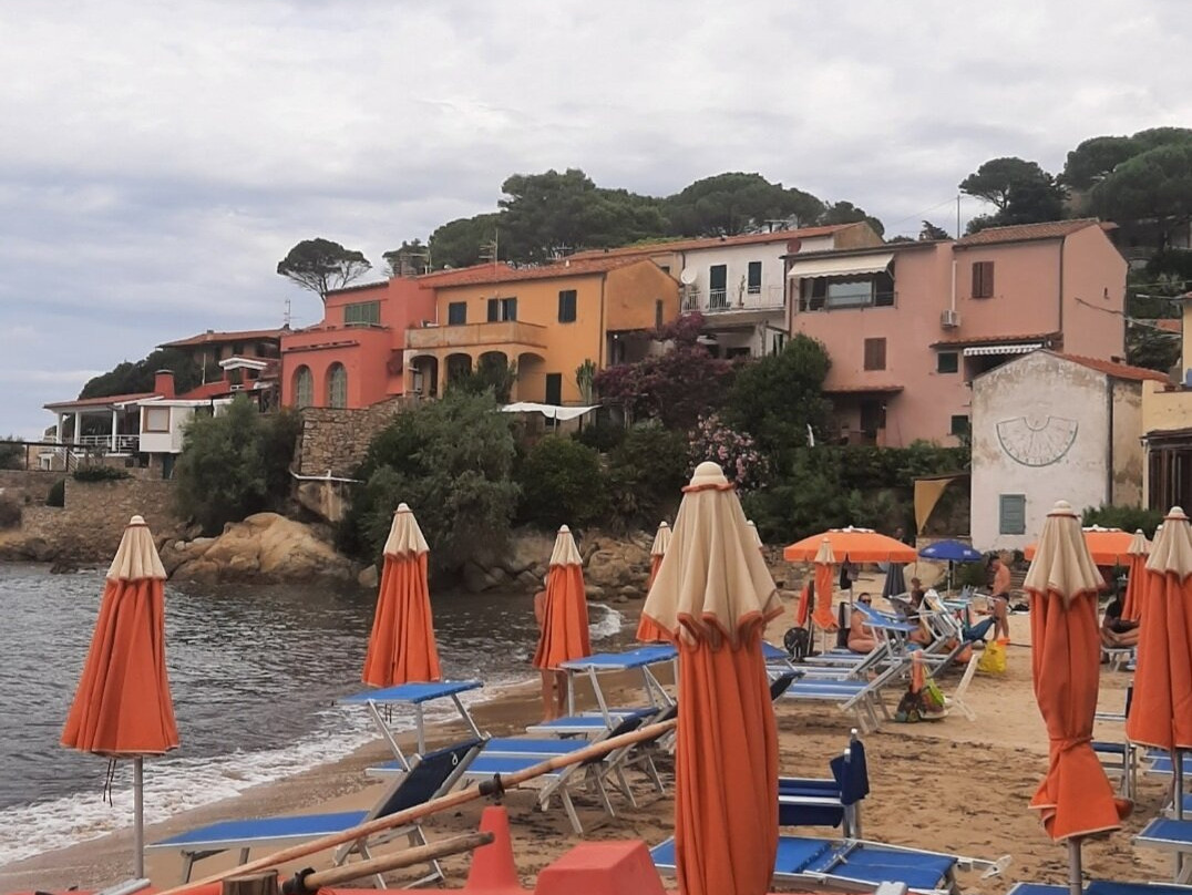 Spaiggia di Scaglieri-费拉约港必去景点
