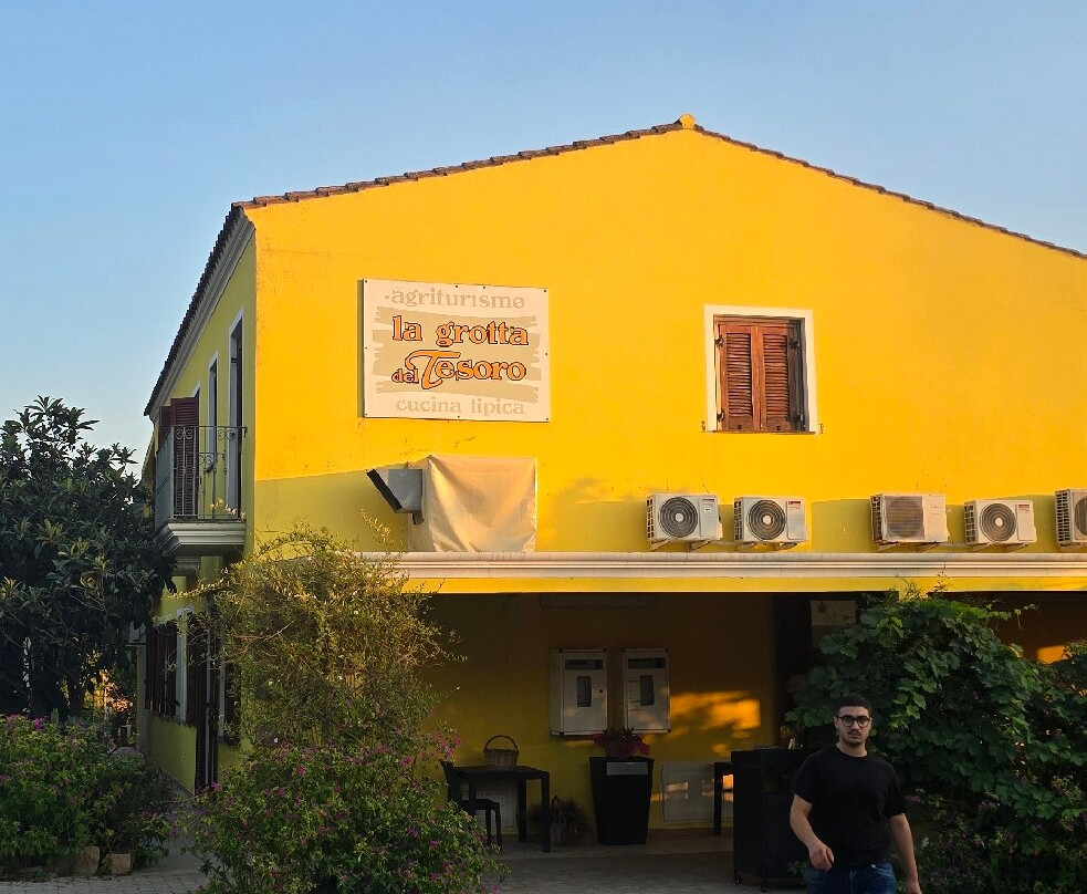 特索洛葛洛塔农庄酒店