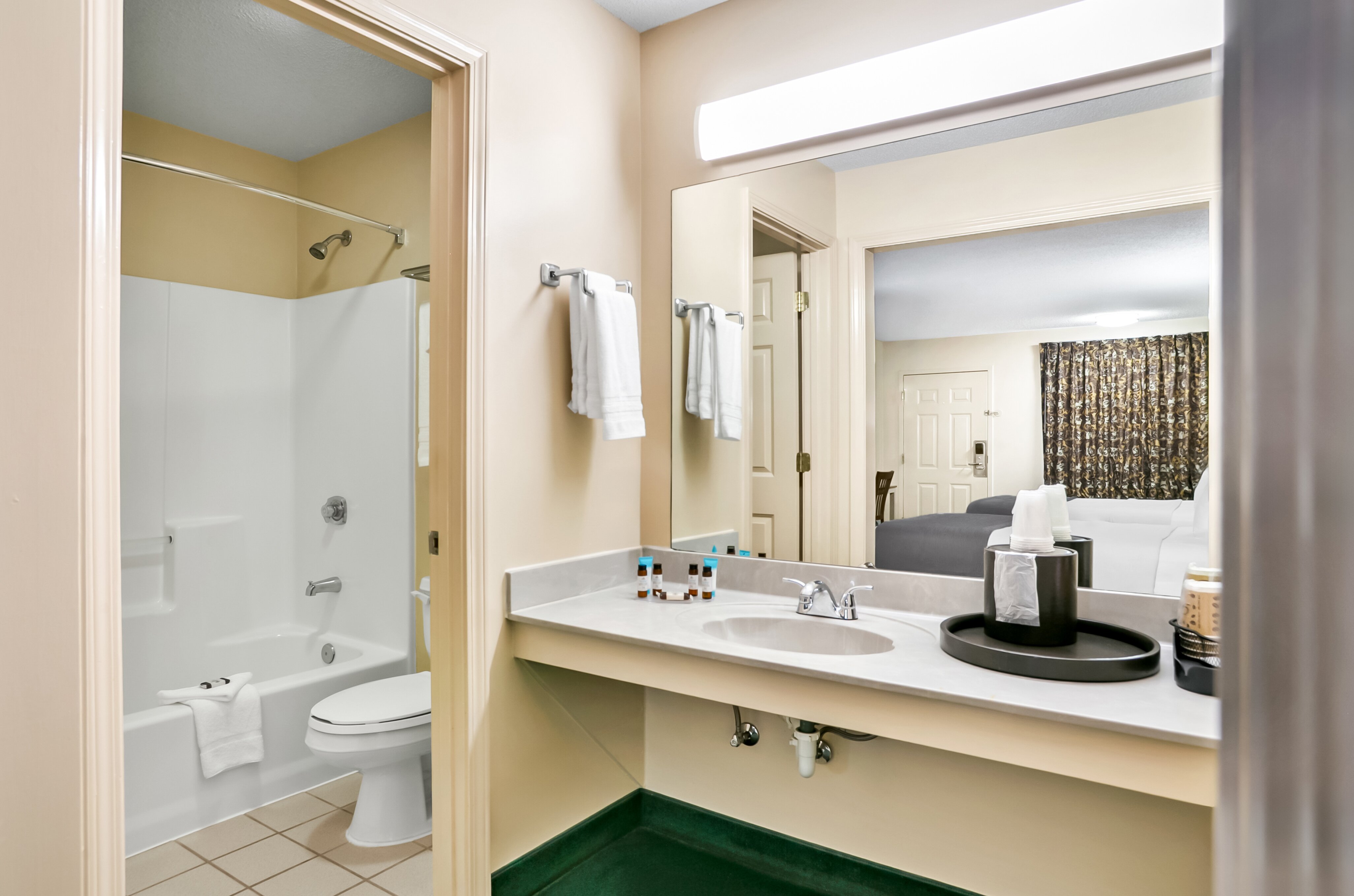 Americas Best Value Inn Rome-浴室