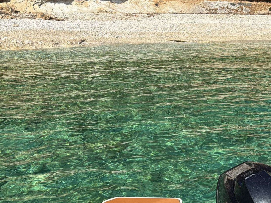 Dolphin Ski Club Water Sports & Boat Hire-Skala必去景点