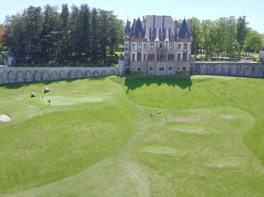 Golf Club du Chateau de Bournel-Cubry必去景点