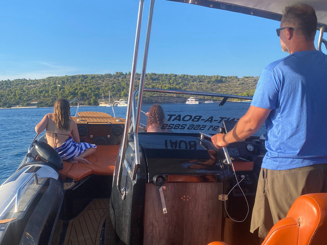 Rent A Boat Dalmacija-Kastel Luksic必去景点