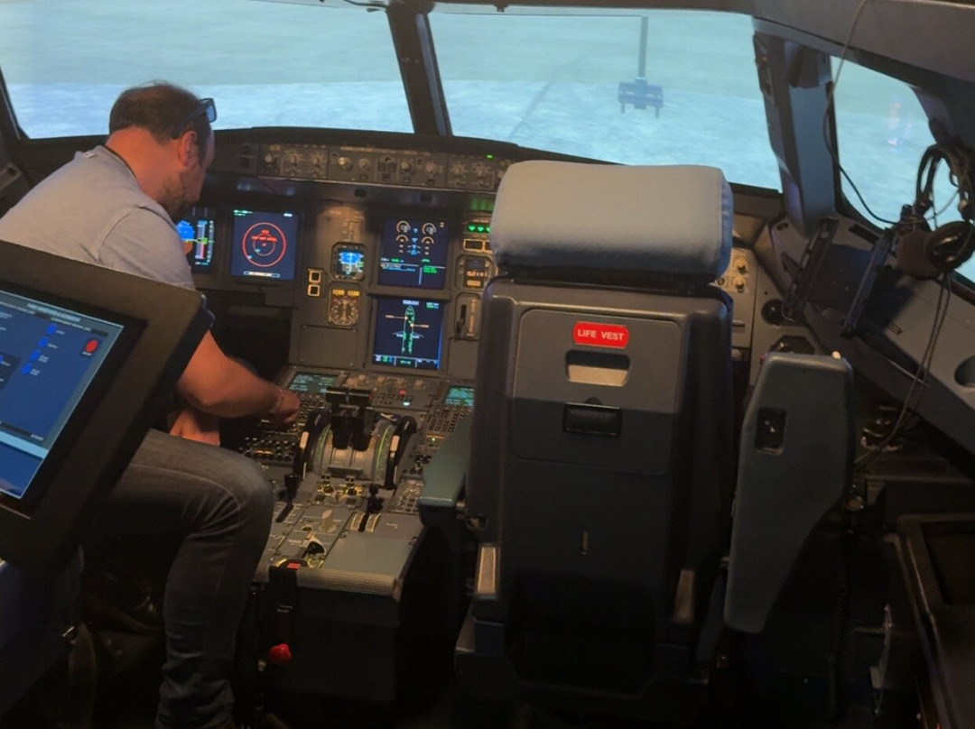 Full Flight Simulator Paris-鲁瓦西必去景点