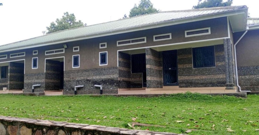 Rwenzori Base Camp Tour Holiday Inn