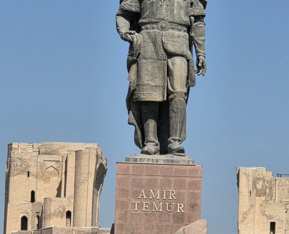 Statue of Amir Timur-沙赫利苏伯兹必去景点