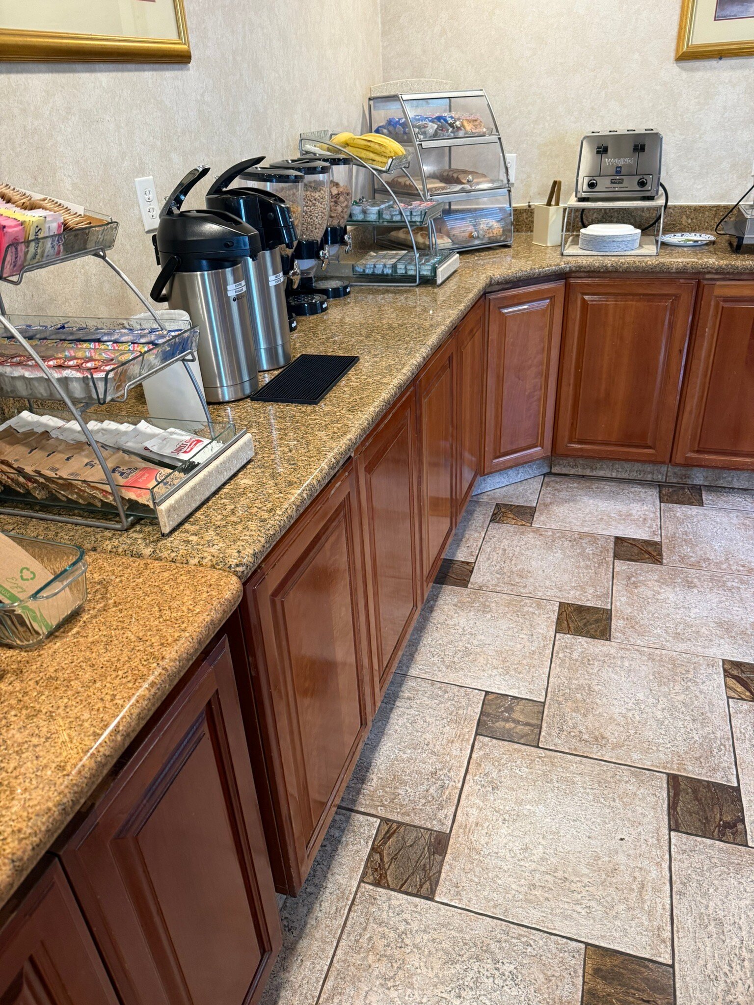 阿瑟顿公园旅馆及套房酒店-官方