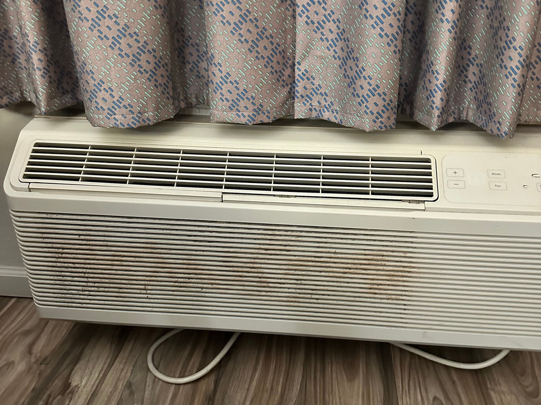 Days Inn & Suites by Wyndham Bloomington/Normal IL主图