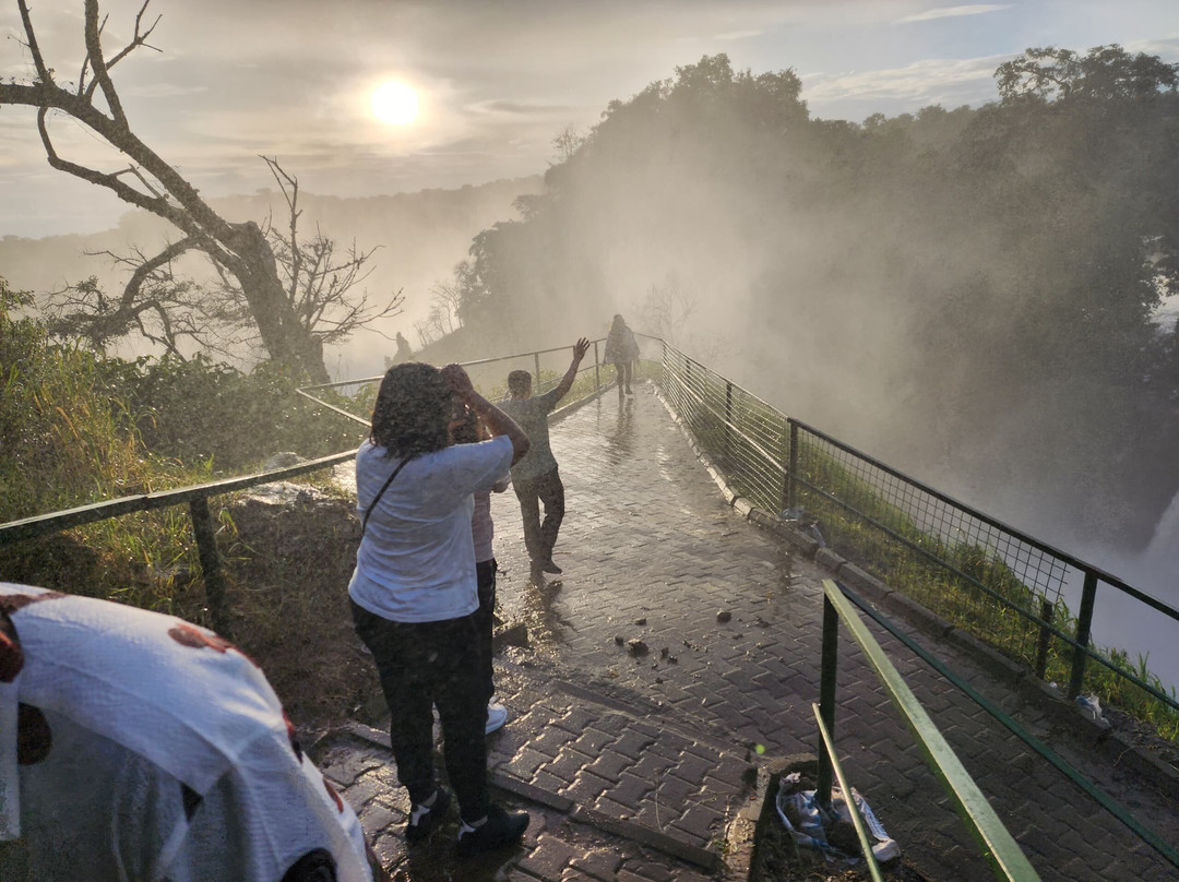 Deks Safaris & Tours Ltd-坎帕拉必去景点