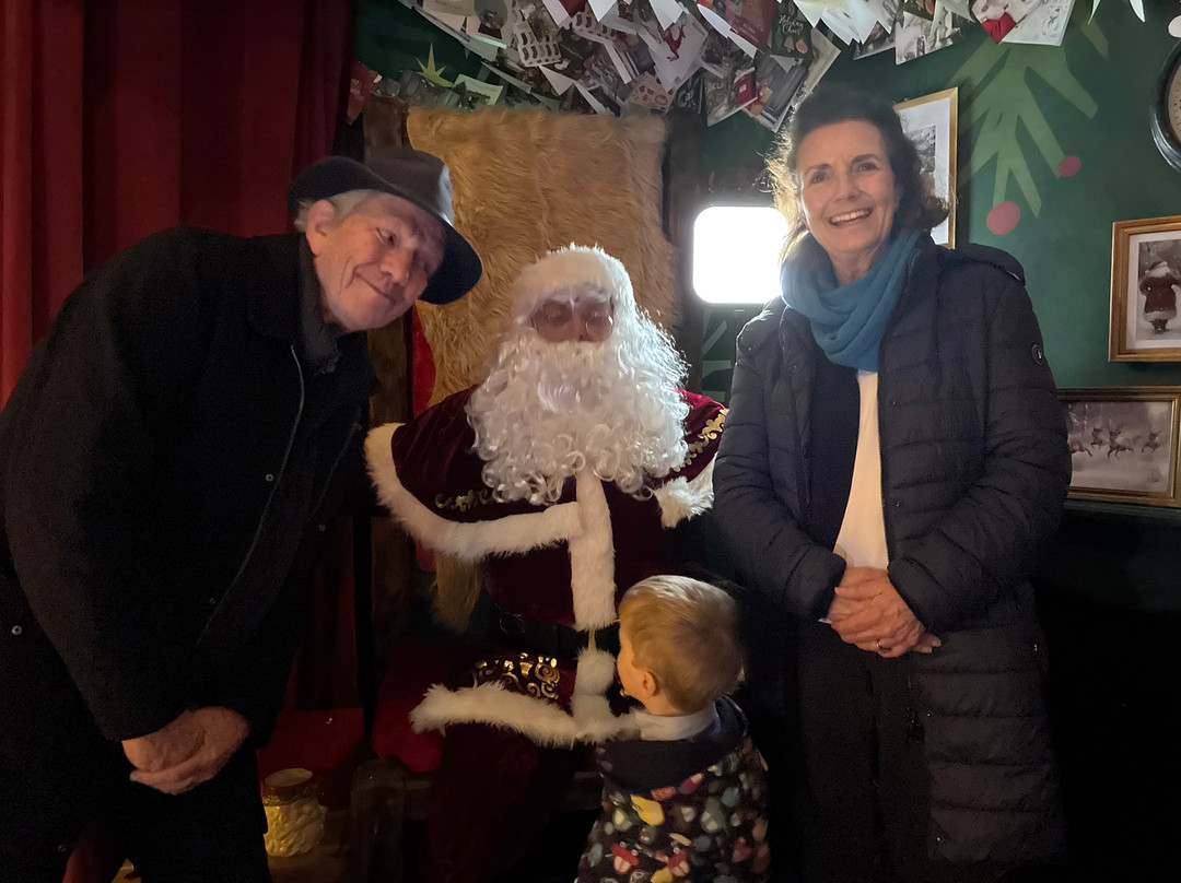 Santa's Grotto At Coolings Lifestyle-Knockholt必去景点