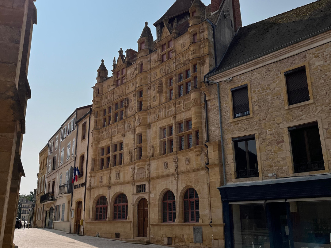 Hôtel de Ville-Paray Le Monial必去景点