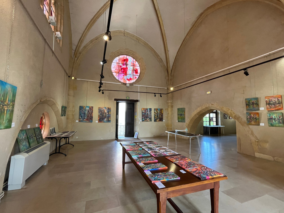 Tour Saint-Nicolas-Paray Le Monial必去景点