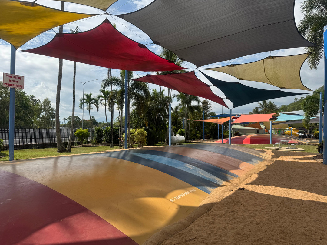 卡里恩斯椰子度假酒店主图