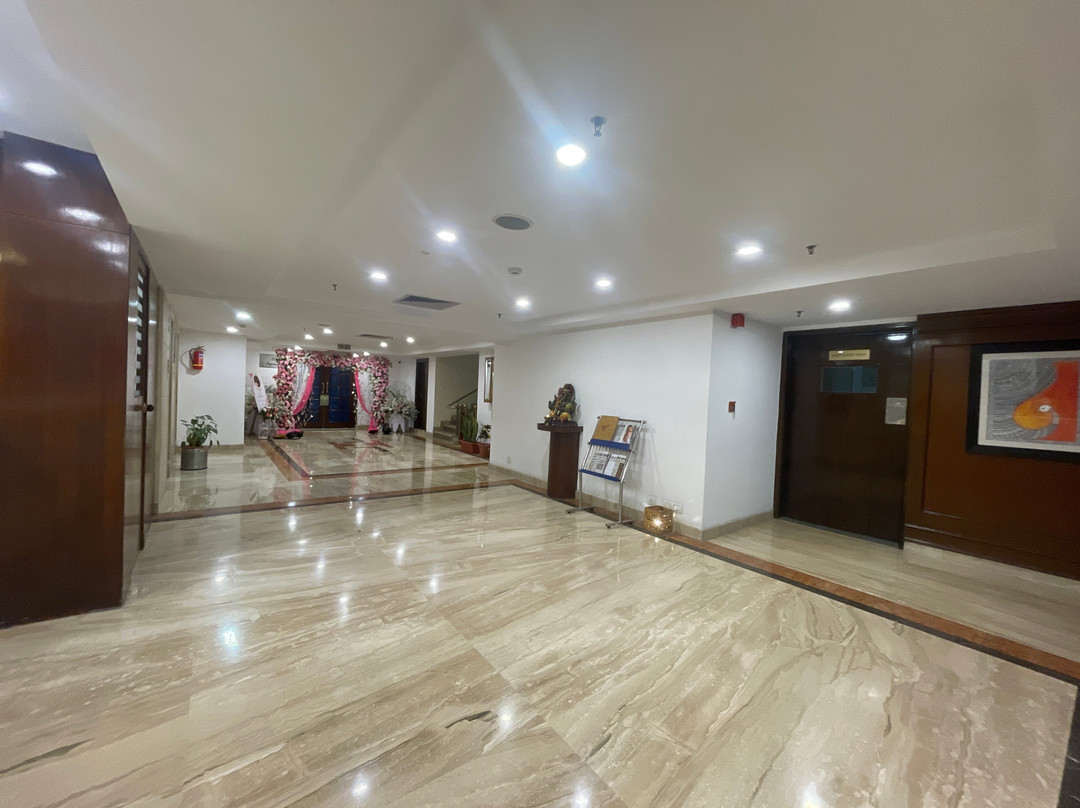 Le Lac Sarovar Portico主图