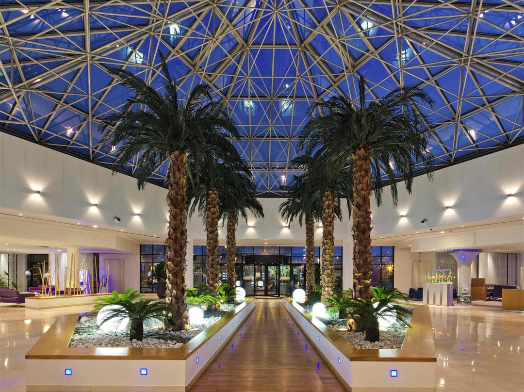 诺富特鲁瓦西戴高乐会议与疗养酒店