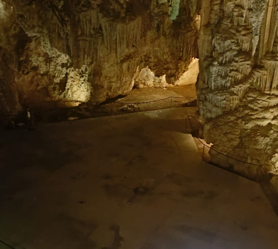 内尔哈溶洞 -内尔哈必去景点