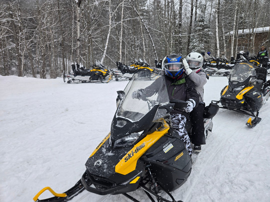 Northern Extremes Snowmobiling-巴特利特必去景点