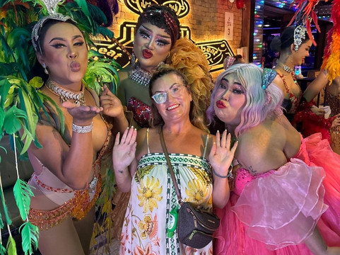 Bluedragon Cabaret Shows-Khlong Haeng必去景点