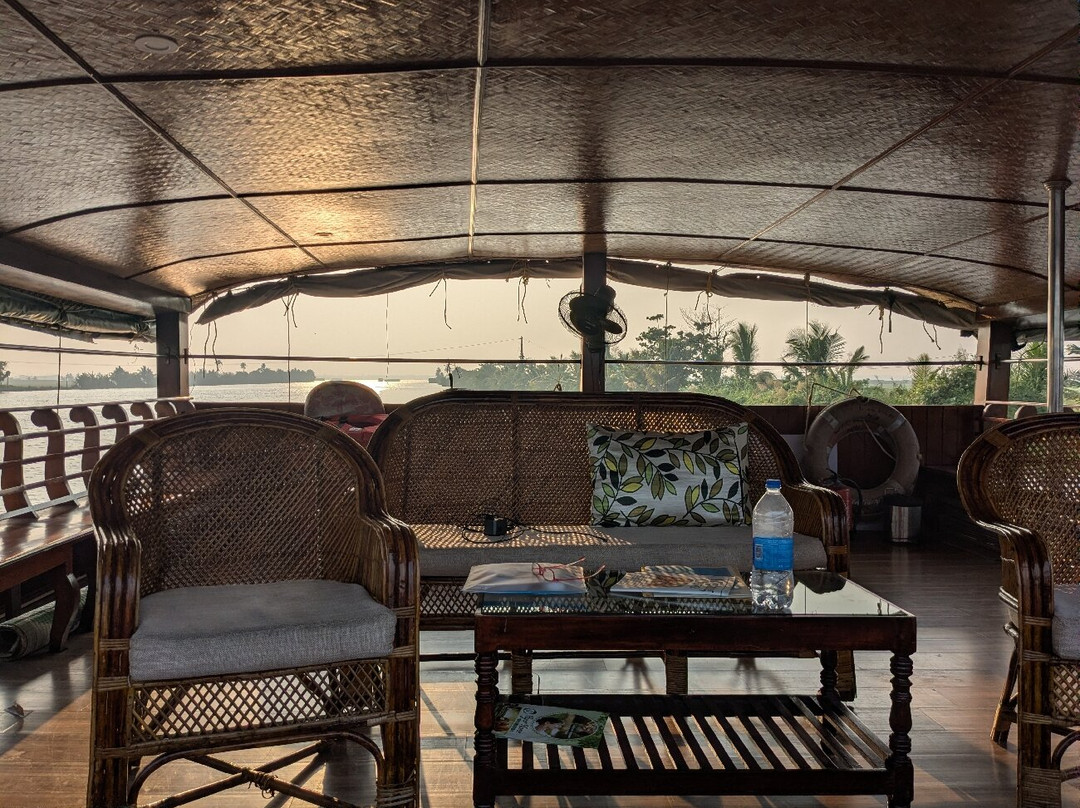 Lake View House Boats